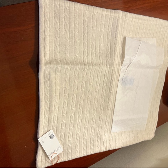 NWT Quince Ivory Cable Knit Cashmere Pillow Cover - Picture 7 of 10